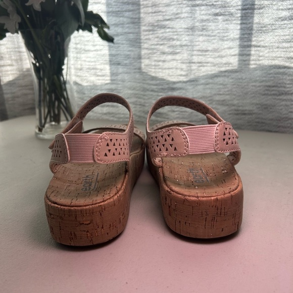 Earth Women's laser cut strap tan/beige Estella Sandals size 8.5 - Picture 5 of 12